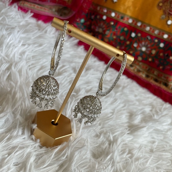 Silver Waalian-Jhumka (Hoops-Earrings) - Picture 2 of 5